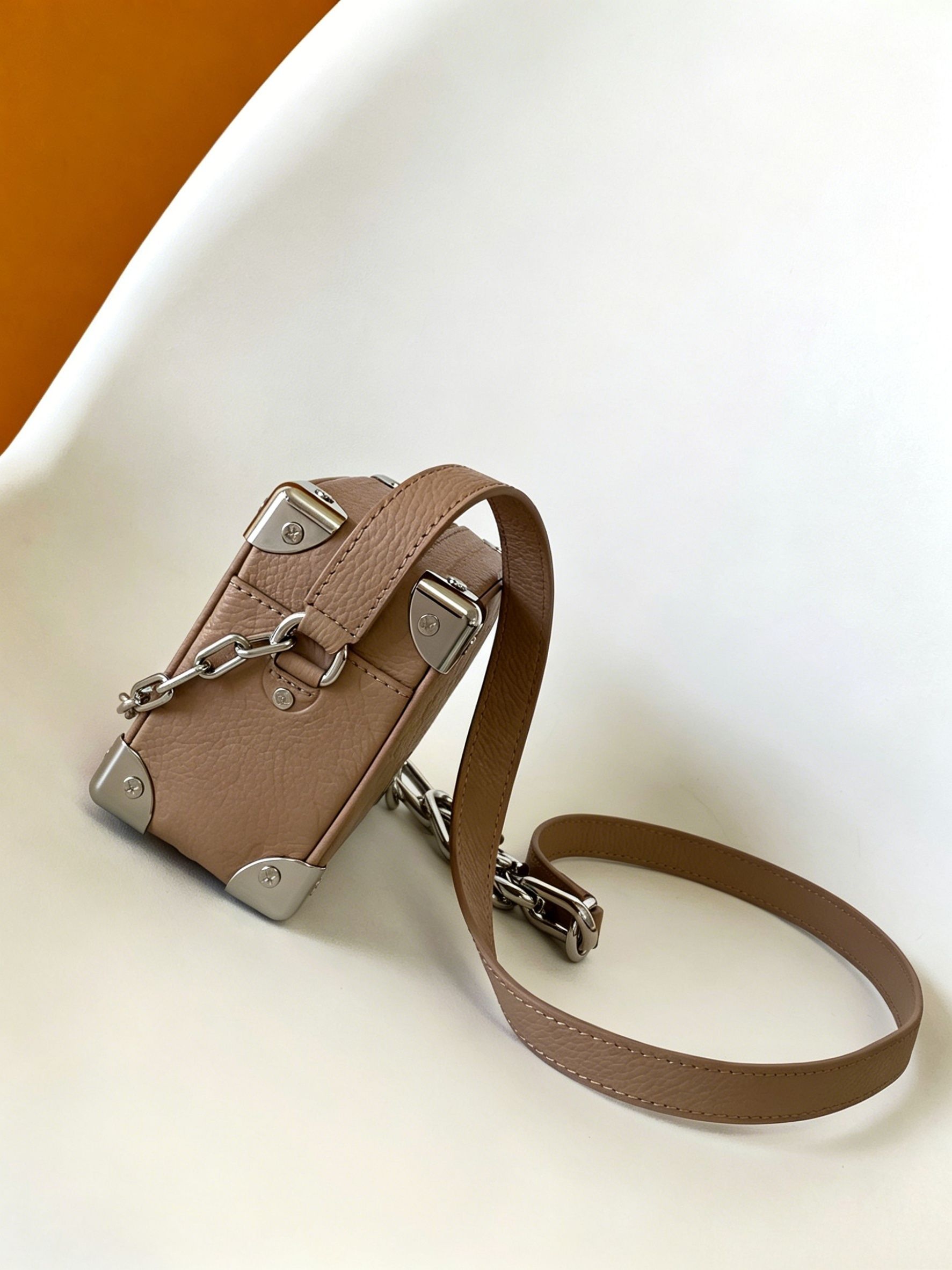Leatherworking Items - 직장인 여성을 위한 현대적인 다용도 멀티